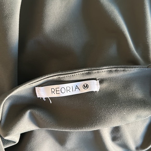 Green bodysuit with button closure - Picture 3 of 3